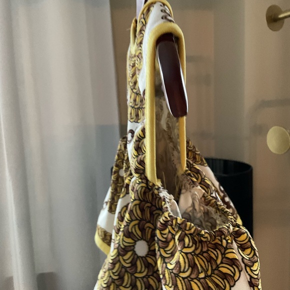 PALAZZO Ruffle Layer Top - Picture 3 of 6